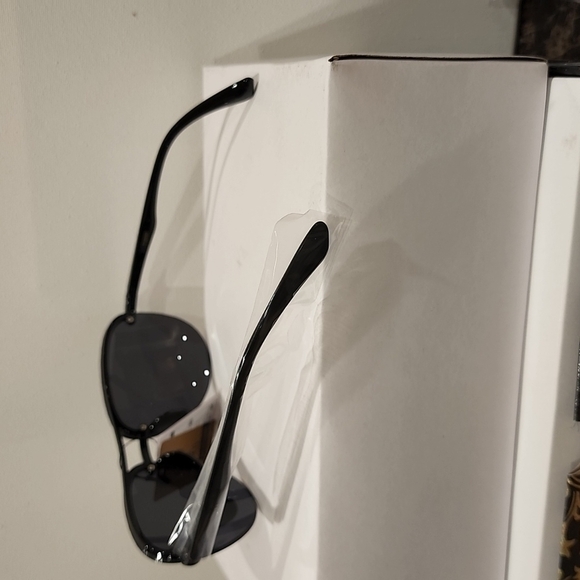 Unisex Sunglasses - Picture 5 of 6